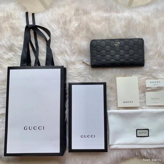 First bag ru LEATHER ZIP AROUND GUCCI WALLET 0726